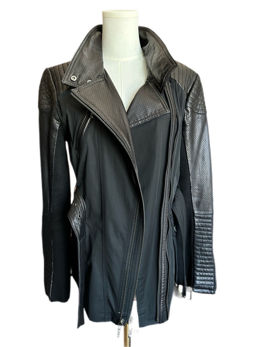 BCBGMAXAZRIA Black Genuine Leather Mixed Media Moto Jacket Belted Size M - Picture 3 of 11